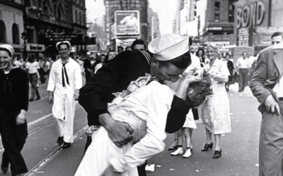 V-J Day in Times Square: Story Behind the Picture