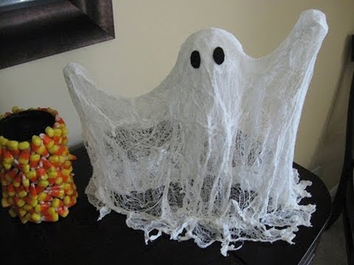 10 Haunted DIY Halloween Decorations | SpouseLink